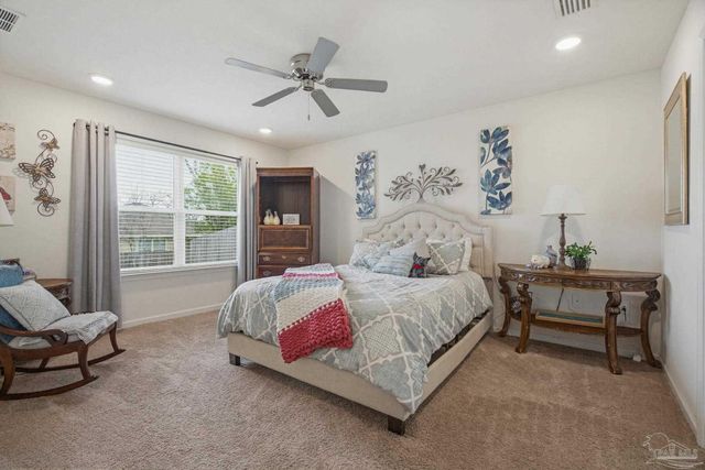 5768 Blackhorse Cir, Pensacola, FL 32526