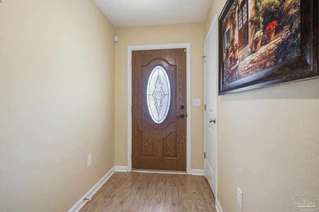 5768 Blackhorse Cir, Pensacola, FL 32526