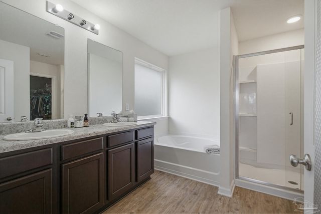 5768 Blackhorse Cir, Pensacola, FL 32526