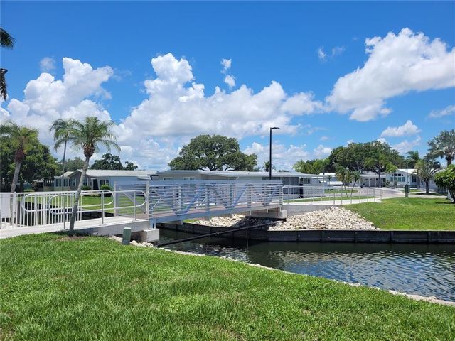 3221 SWEET BAY TERRACE, Sarasota, FL 34237