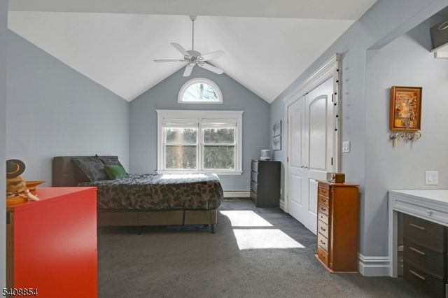 285 Chestnut Ridge Rd, Woodcliff Lake Boro, NJ 07677