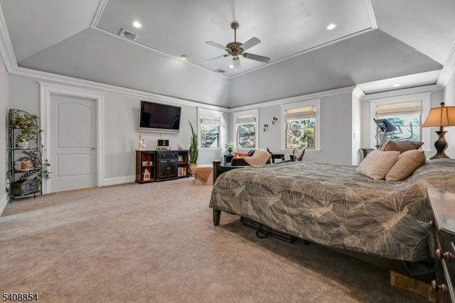 285 Chestnut Ridge Rd, Woodcliff Lake Boro, NJ 07677