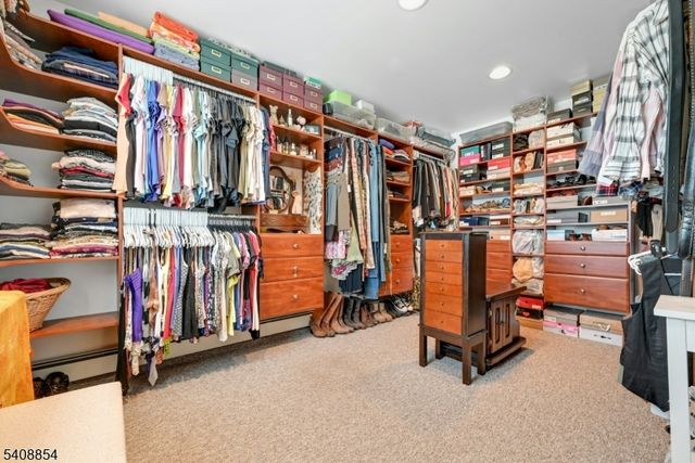 285 Chestnut Ridge Rd, Woodcliff Lake Boro, NJ 07677