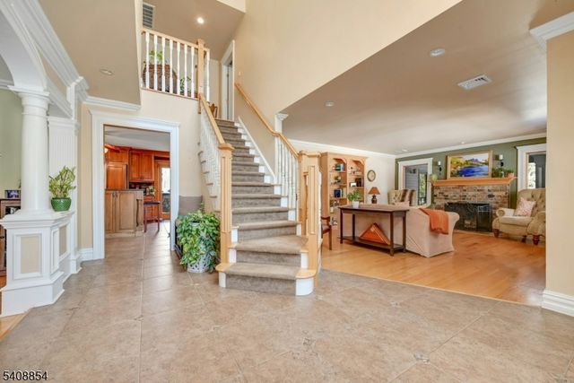 285 Chestnut Ridge Rd, Woodcliff Lake Boro, NJ 07677