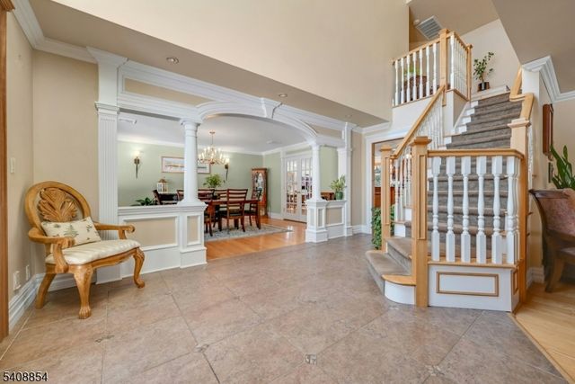 285 Chestnut Ridge Rd, Woodcliff Lake Boro, NJ 07677