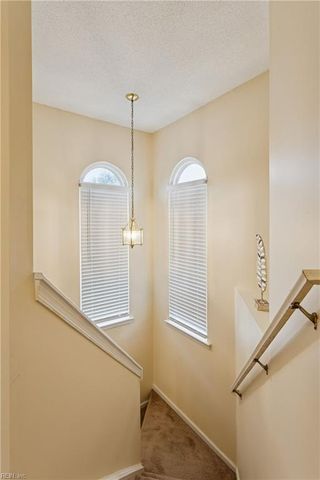 808 Winter King Ct CT, Chesapeake, VA 23323