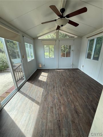 147 Century Dr, Geddes, NY 13209