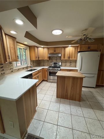 147 Century Dr, Geddes, NY 13209