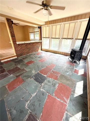147 Century Dr, Geddes, NY 13209