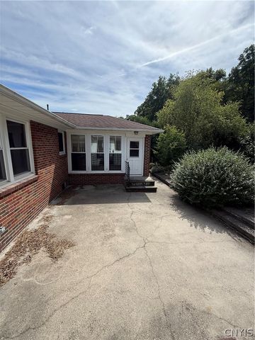 147 Century Dr, Geddes, NY 13209