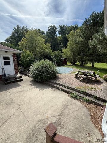 147 Century Dr, Geddes, NY 13209