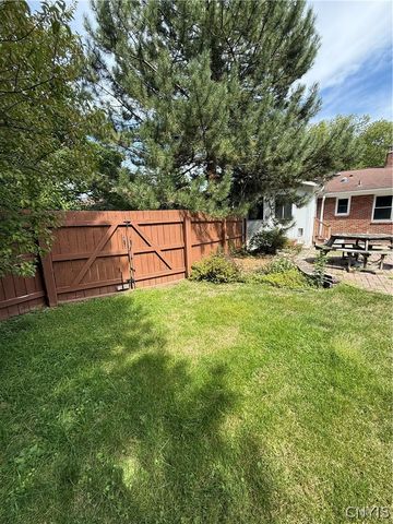 147 Century Dr, Geddes, NY 13209