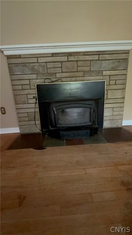147 Century Dr, Geddes, NY 13209
