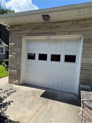 147 Century Dr, Geddes, NY 13209