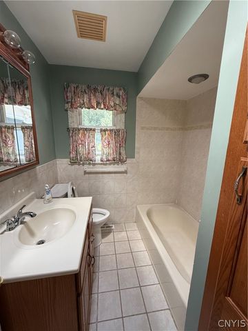 147 Century Dr, Geddes, NY 13209