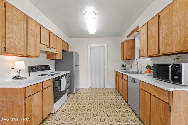 403 E 9TH AVE, Post Falls, ID 83854