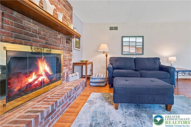 2725 Appian Way, Forks Twp, PA 18040
