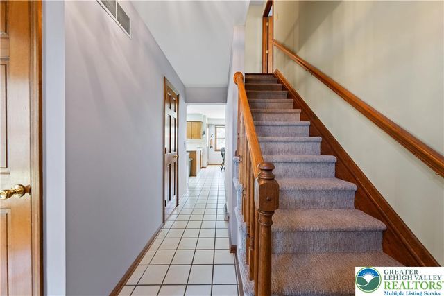 2725 Appian Way, Forks Twp, PA 18040