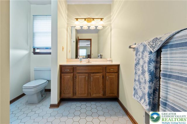2725 Appian Way, Forks Twp, PA 18040