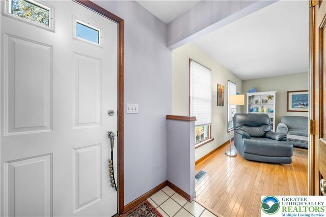 2725 Appian Way, Forks Twp, PA 18040