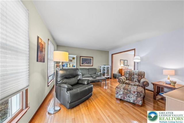2725 Appian Way, Forks Twp, PA 18040