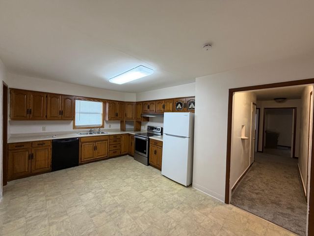 1319 Kandiyohi Avenue SW, Willmar, MN 56201