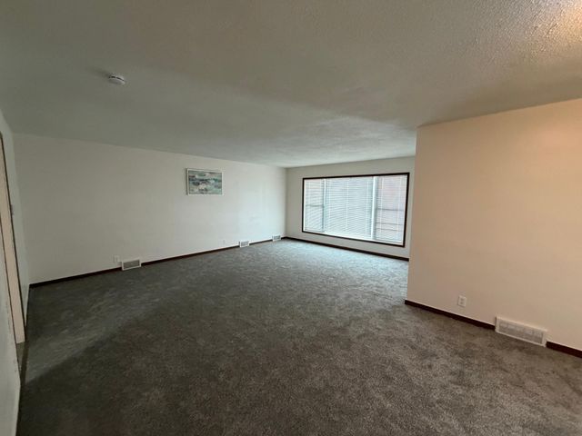 1319 Kandiyohi Avenue SW, Willmar, MN 56201