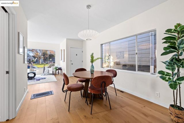 1241 Park Ave, Alameda, CA 94501