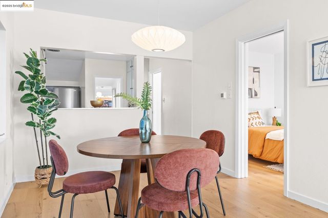 1241 Park Ave, Alameda, CA 94501