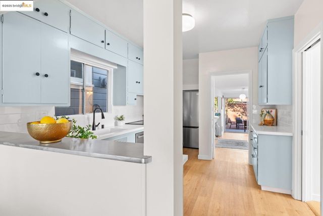 1241 Park Ave, Alameda, CA 94501