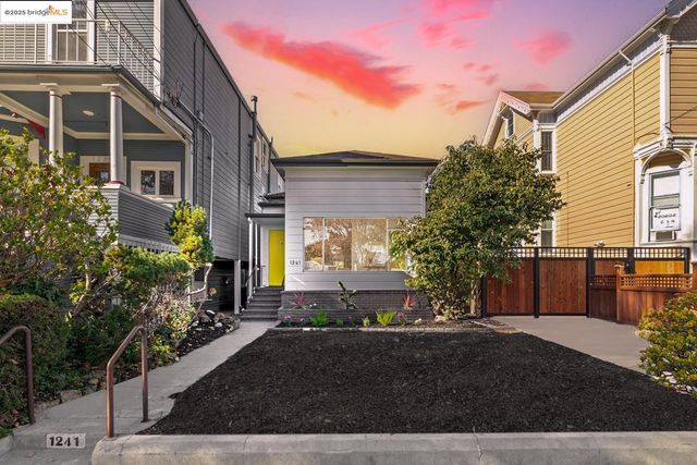 1241 Park Ave, Alameda, CA 94501