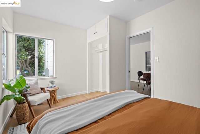 1241 Park Ave, Alameda, CA 94501