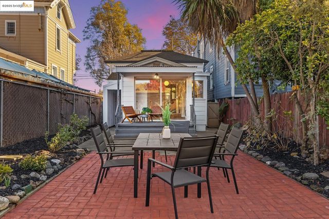 1241 Park Ave, Alameda, CA 94501