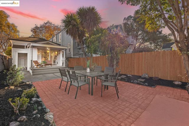 1241 Park Ave, Alameda, CA 94501