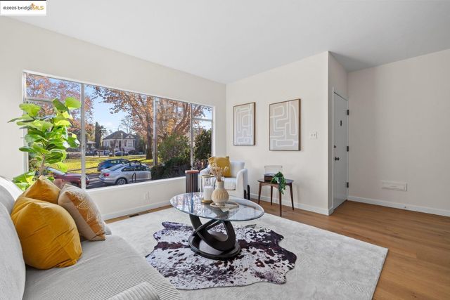 1241 Park Ave, Alameda, CA 94501