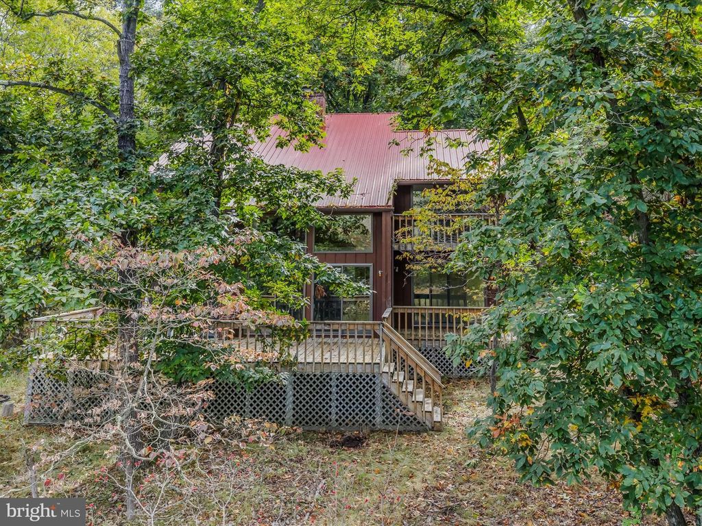 156 AMBERWOOD RD, Great Cacapon, WV 25422