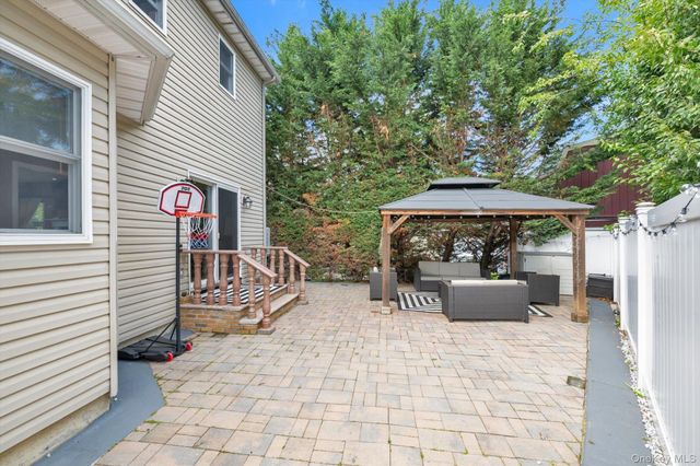 146 Melville Road, Farmingdale, NY 11735