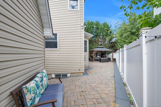 146 Melville Road, Farmingdale, NY 11735