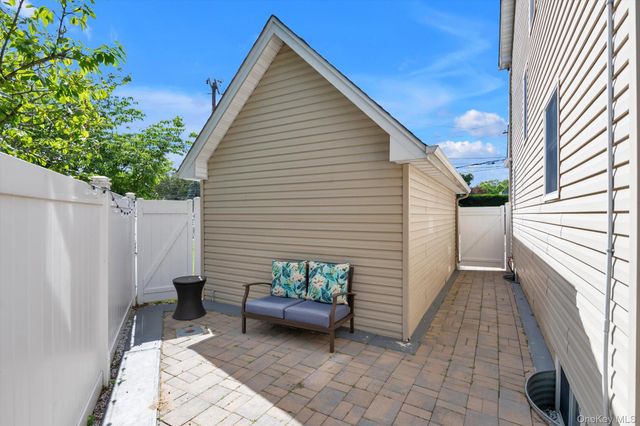 146 Melville Road, Farmingdale, NY 11735