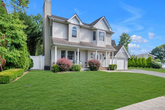 146 Melville Road, Farmingdale, NY 11735