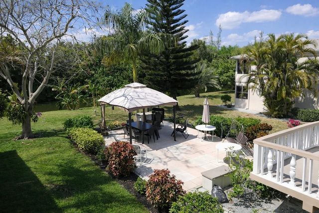 104 E Windsor E 104, West Palm Beach, FL 33417