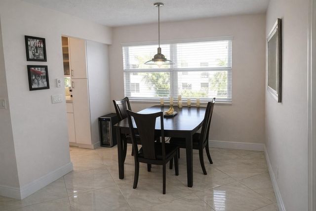 104 E Windsor E 104, West Palm Beach, FL 33417
