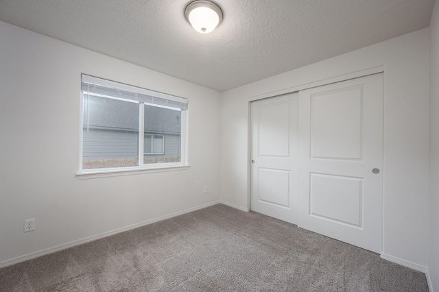 3264 NW 10th Street, Redmond, OR 97756