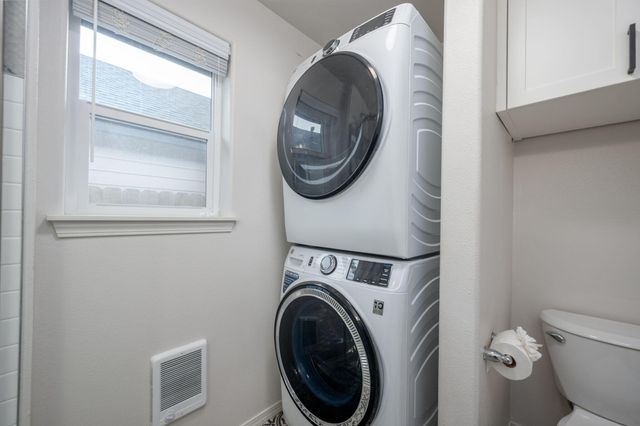 3264 NW 10th Street, Redmond, OR 97756