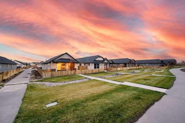 3264 NW 10th Street, Redmond, OR 97756