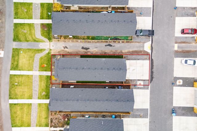 3264 NW 10th Street, Redmond, OR 97756