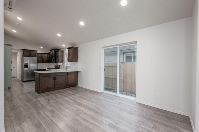 3264 NW 10th Street, Redmond, OR 97756