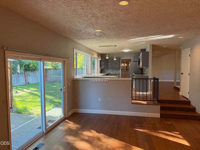 441 Silverado Circle, Medford, OR 97504