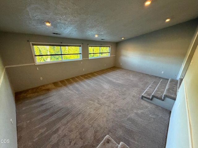 441 Silverado Circle, Medford, OR 97504
