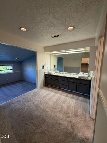 441 Silverado Circle, Medford, OR 97504